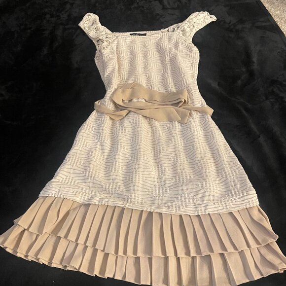 C. Luce Cream Lace Textured Dress NWOT Size M - Picture 5 of 11